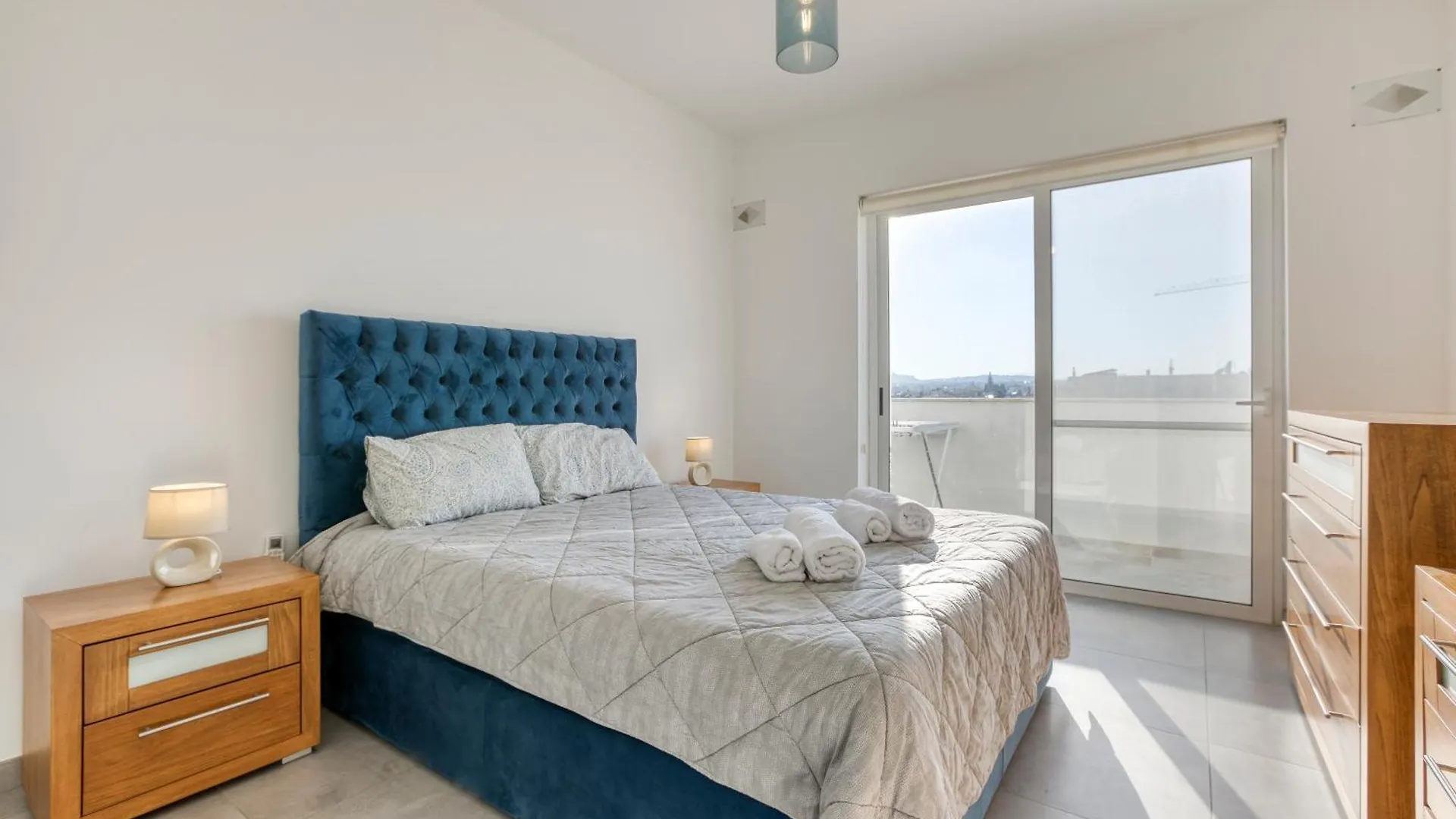 Annitchka Mansions - Penthouse In Central Malta Birkirkara 0*,