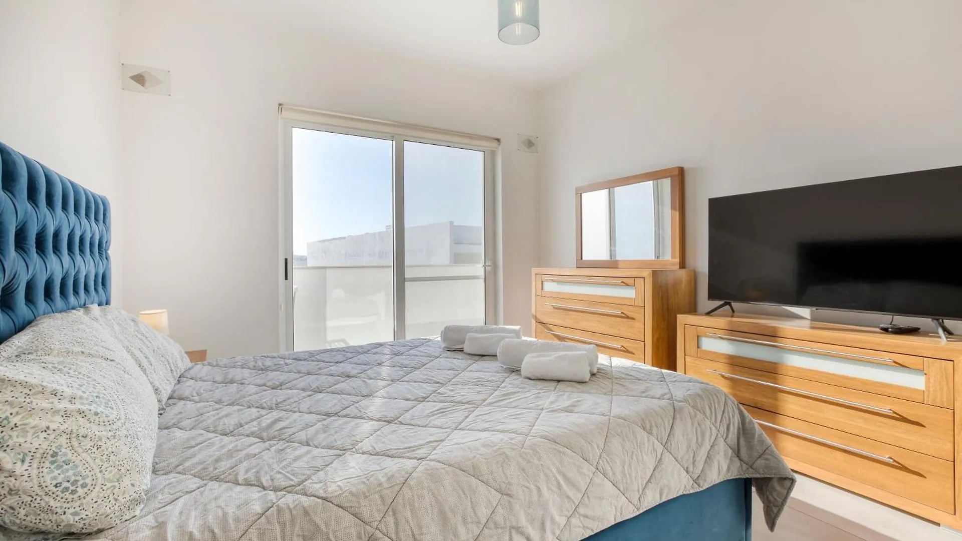 Annitchka Mansions - Penthouse In Central Malta Birkirkara