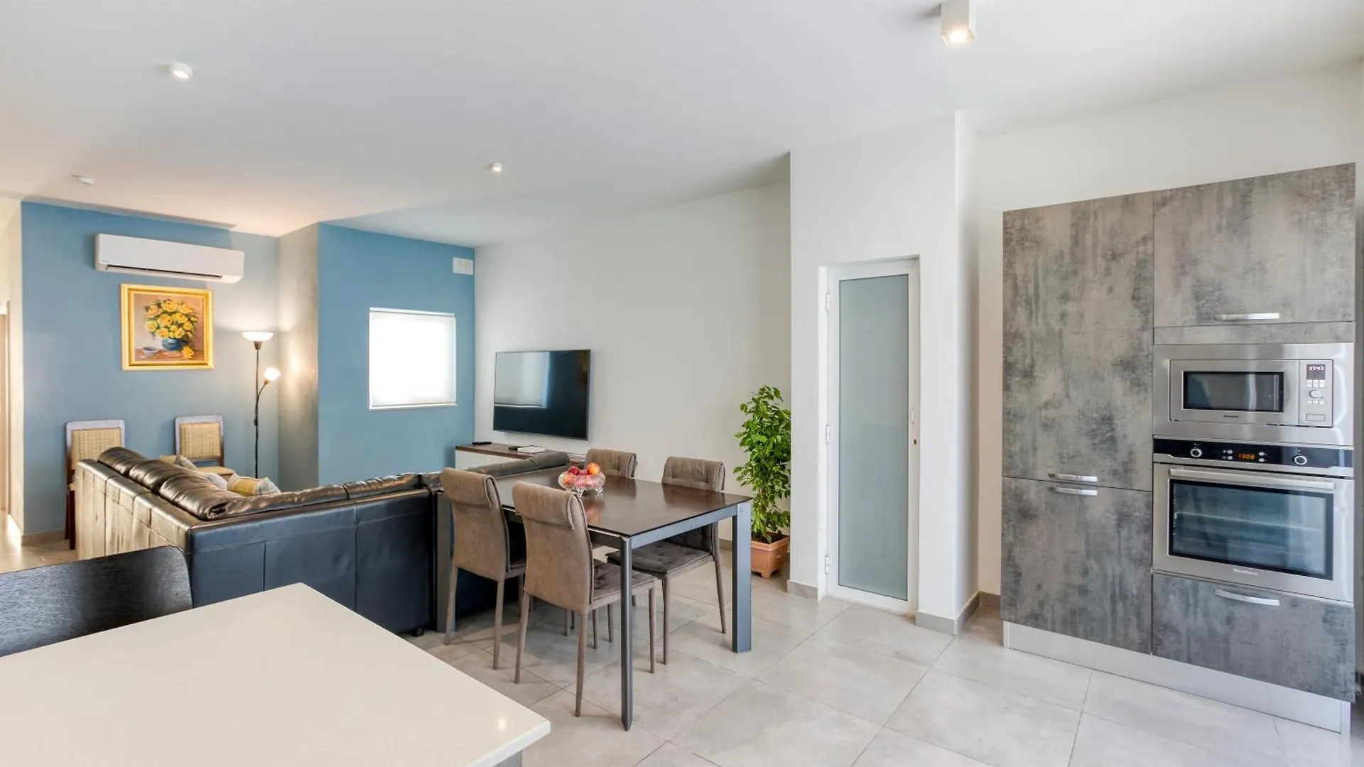 Annitchka Mansions - Penthouse In Central Malta Birkirkara 0*,  Malta