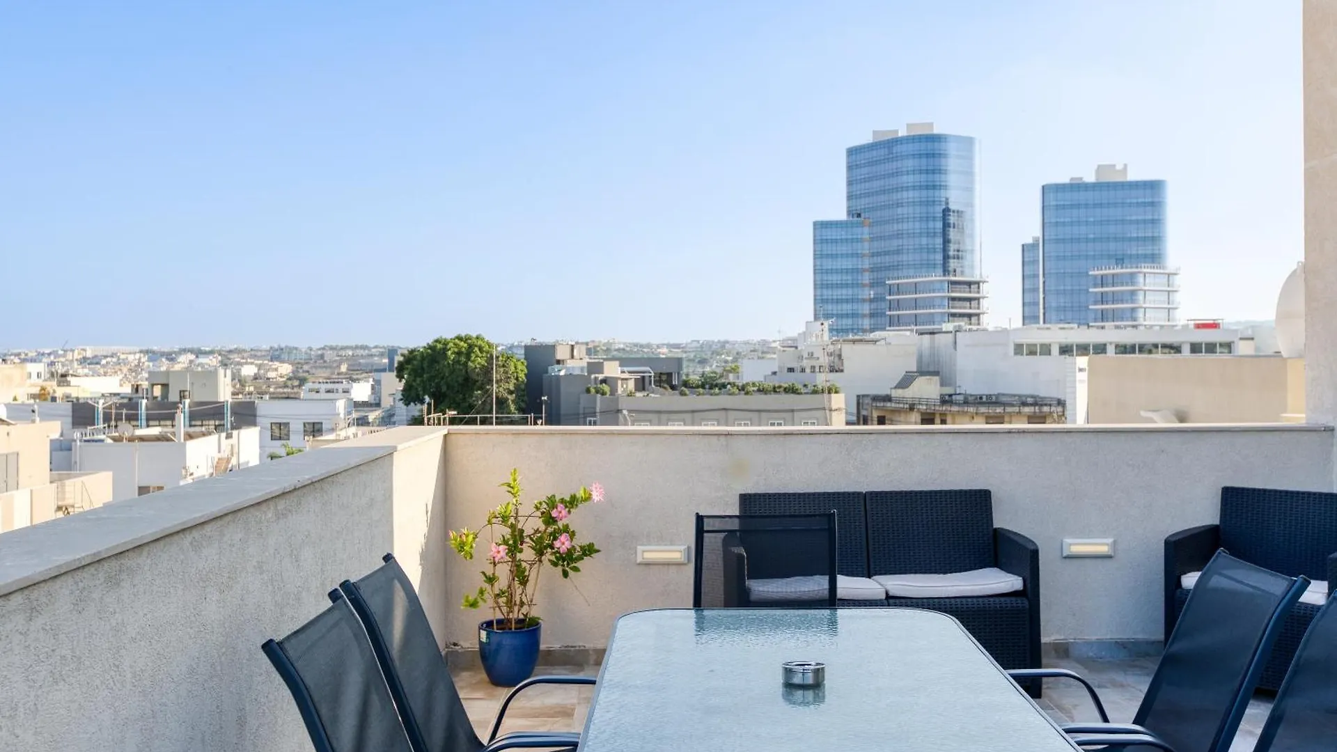 Annitchka Mansions - Penthouse In Central Malta Birkirkara Malta