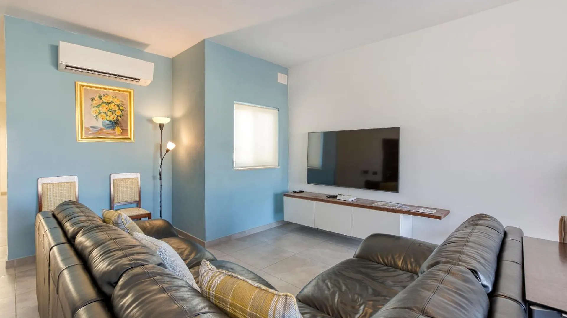Apartment Annitchka Mansions - Penthouse In Central Malta Birkirkara Malta