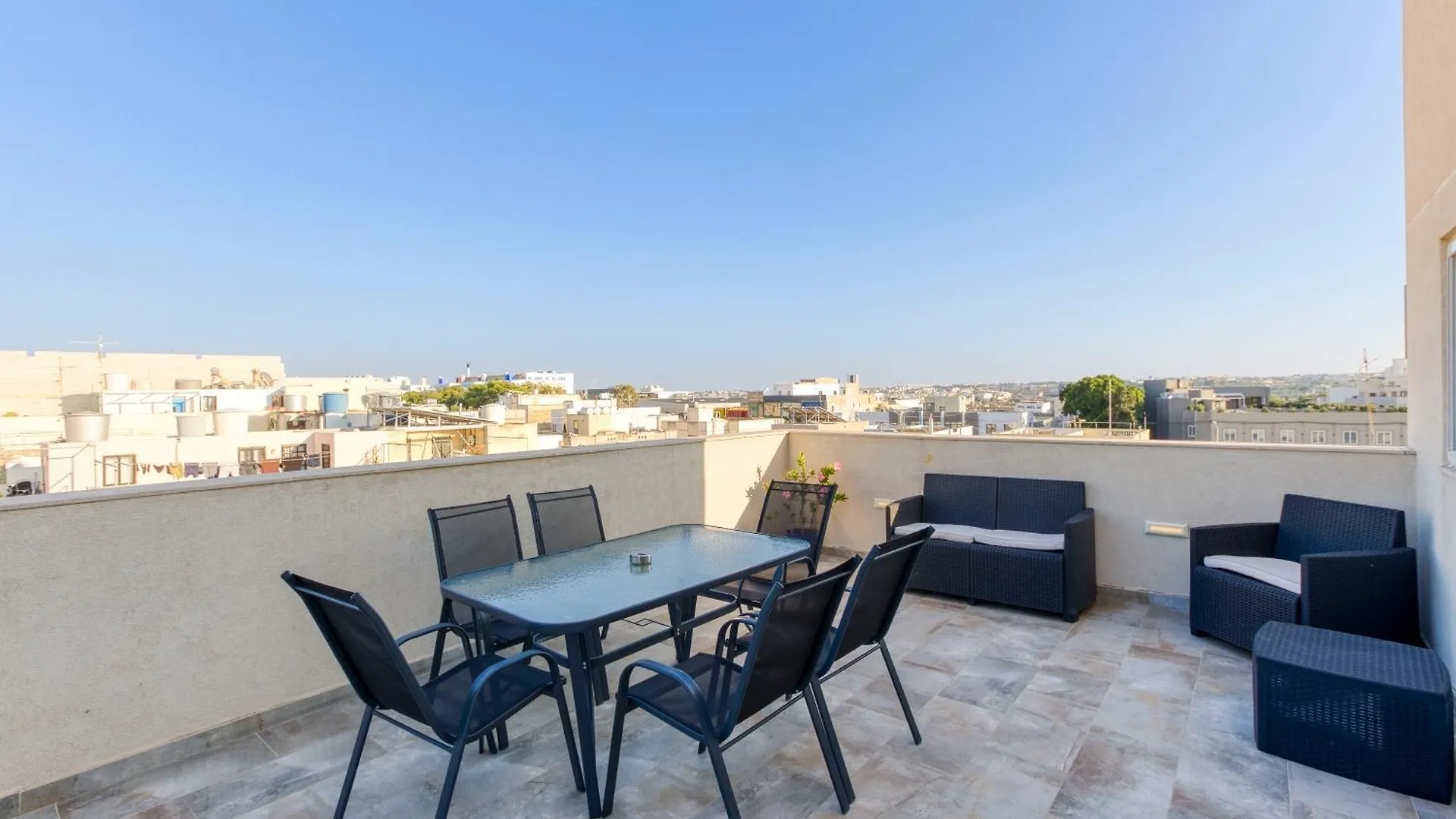 Apartment Annitchka Mansions - Penthouse In Central Malta Birkirkara